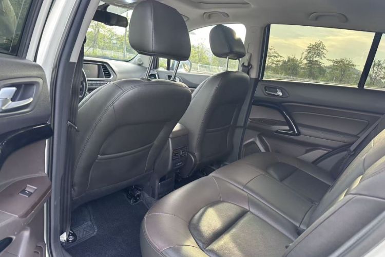 Used GAC Group Qizhi PHEV 2019 1.5L Smart Connect Premium Edition Interior 3