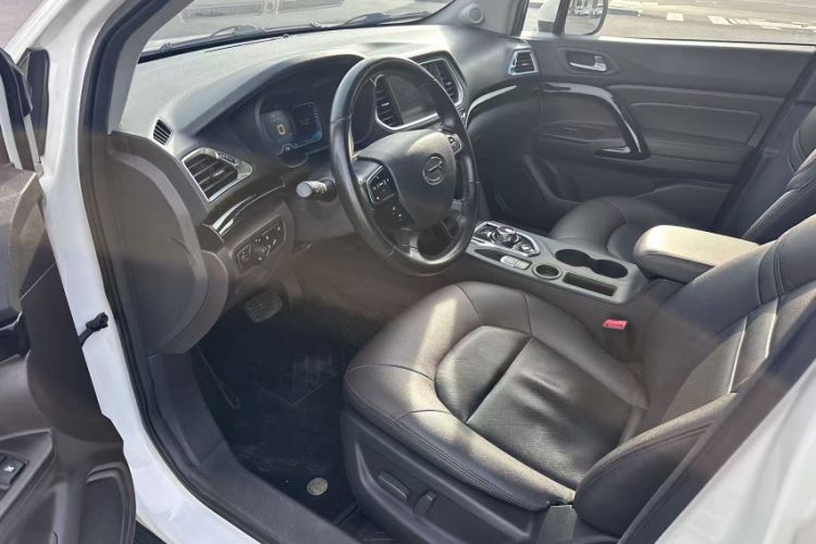 Used GAC Group Qizhi PHEV 2019 1.5L Smart Connect Premium Edition Interior 4