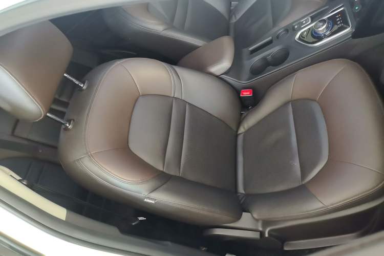 Used GAC Group Qizhi PHEV 2019 1.5L Smart Connect Premium Edition Right Front Seat