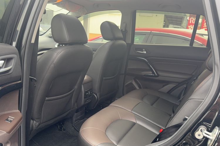 Used GAC Group Qizhi PHEV 2018 1.5L Smart Connect Premium Edition Interior 3