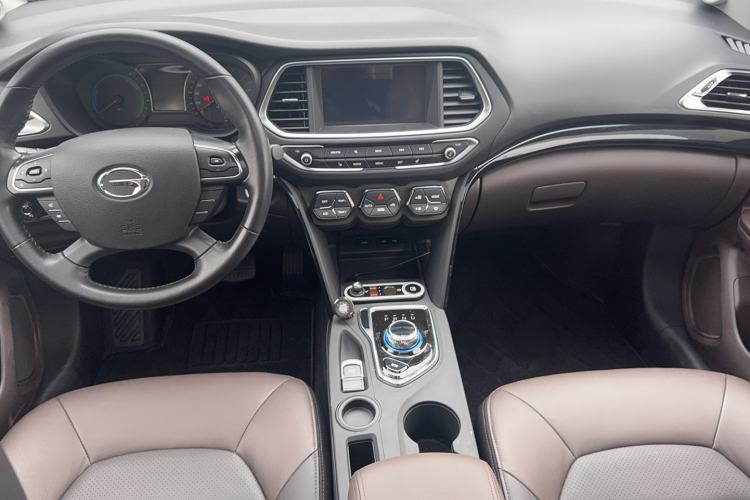 Used GAC Group Qizhi PHEV 2018 1.5L Smart Connect Premium Edition Interior 4