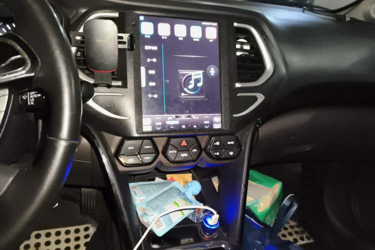 Used GAC Group Qizhi PHEV 2018 1.5L Smart Connect Premium Edition Audio And AC Panel