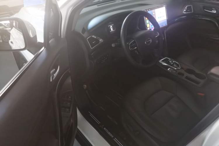 Used GAC Group Qizhi PHEV 2018 1.5L Smart Connect Luxury Edition Interior 2