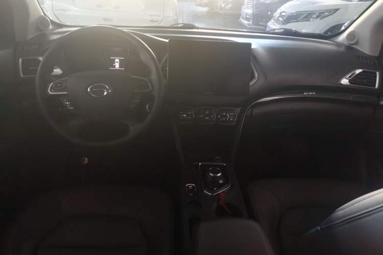 Used GAC Group Qizhi PHEV 2018 1.5L Smart Connect Luxury Edition Interior 3