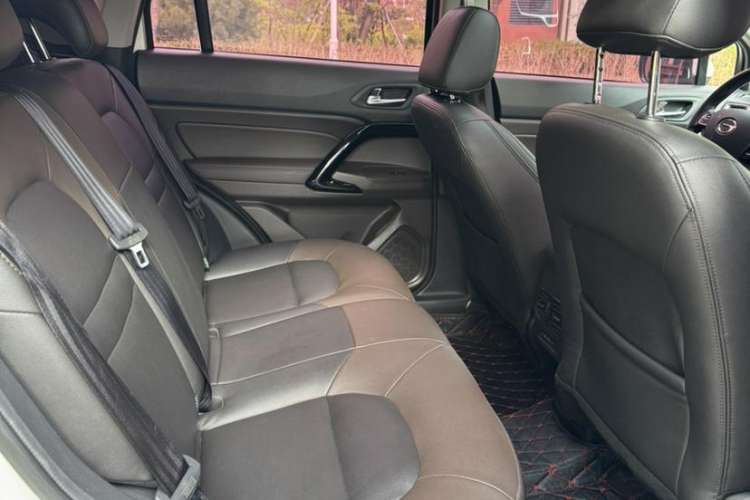 Used GAC Group Qizhi PHEV 2018 1.5L Smart Connect Luxury Edition Interior 4