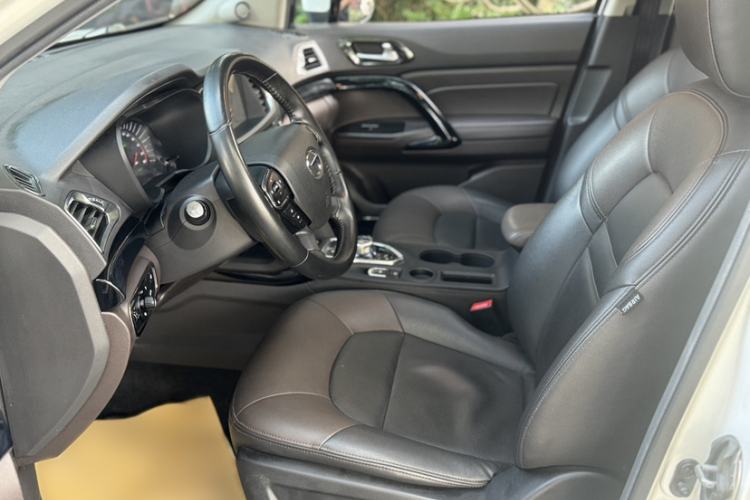 Used GAC Group Qizhi PHEV 2018 1.5L Smart Connect Premium Edition Interior 5