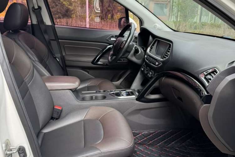 Used GAC Group Qizhi PHEV 2018 1.5L Smart Connect Luxury Edition Interior 6
