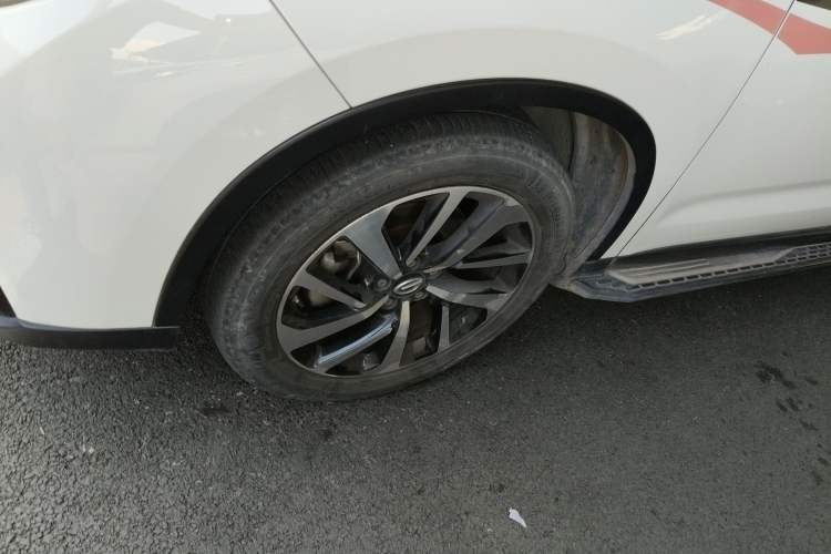 Used GAC Group Qizhi PHEV 2018 1.5L Smart Connect Premium Edition Left Front Wheel Hub