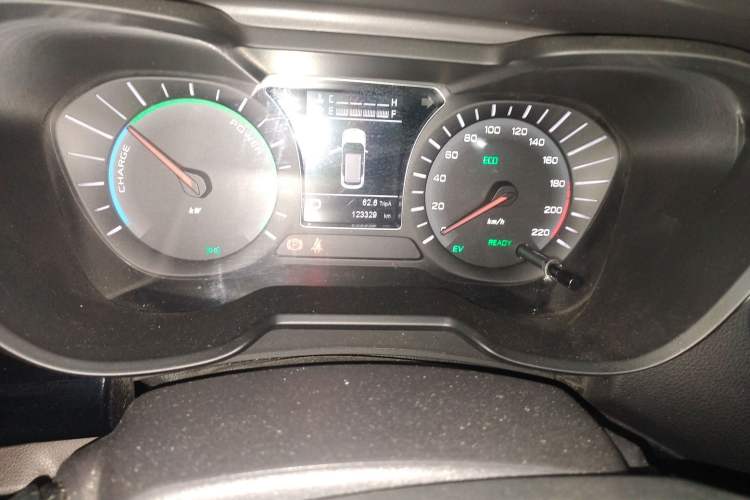 Used GAC Group Qizhi PHEV 2018 1.5L Smart Connect Premium Edition Odometer Close Up