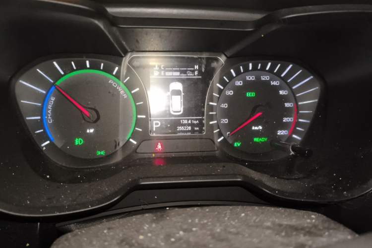 Used GAC Group Qizhi PHEV 2018 1.5L Smart Connect Premium Edition Odometer Close Up