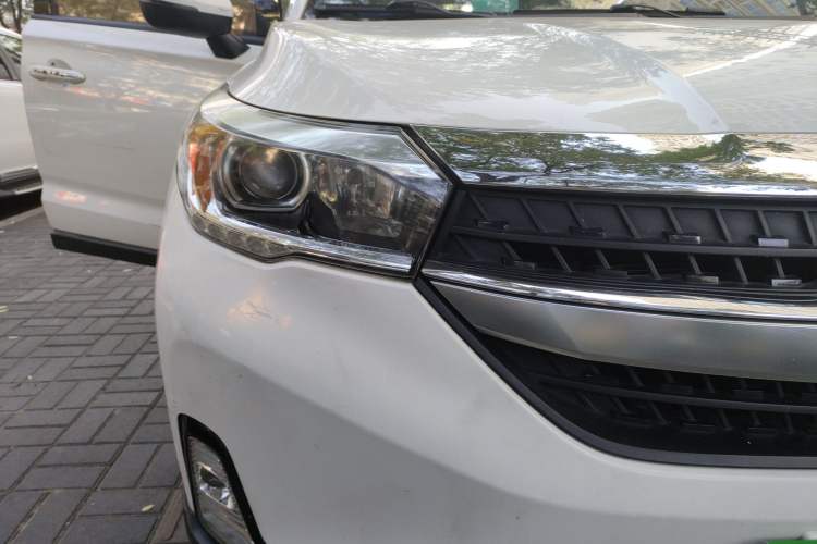 Used GAC Group Qizhi PHEV 2018 1.5L Smart Connect Luxury Edition Right Front Headlight