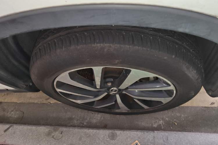 Used GAC Group Qizhi PHEV 2018 1.5L Smart Connect Luxury Edition Right Front Wheel Hub