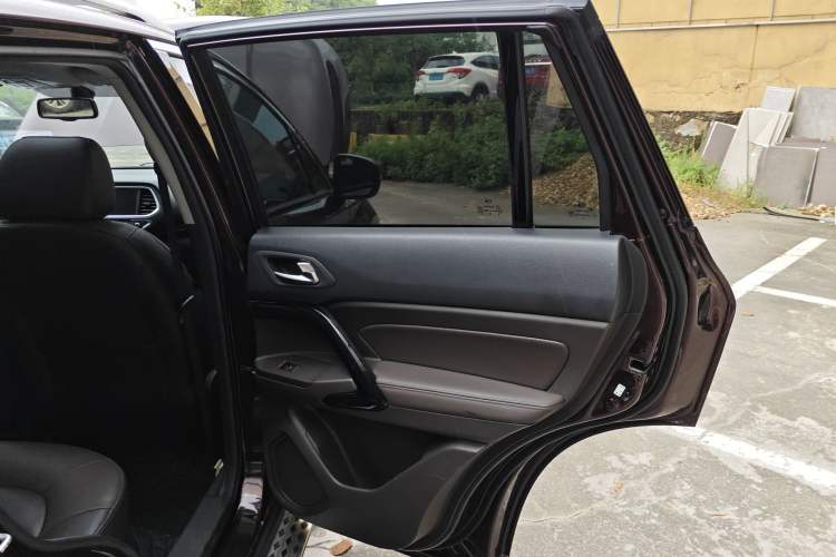 Used GAC Group Qizhi PHEV 2019 1.5L Smart Connect Premium Edition Interior 6