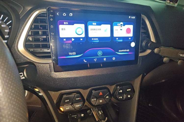 Used GAC Group Qizhi PHEV 2019 1.5L Smart Connect Luxury Edition Audio And AC Panel