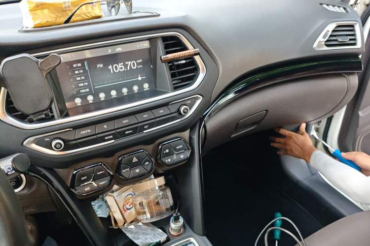 Used GAC Group Qizhi PHEV 2019 1.5L Smart Connect Luxury Edition Audio And AC Panel