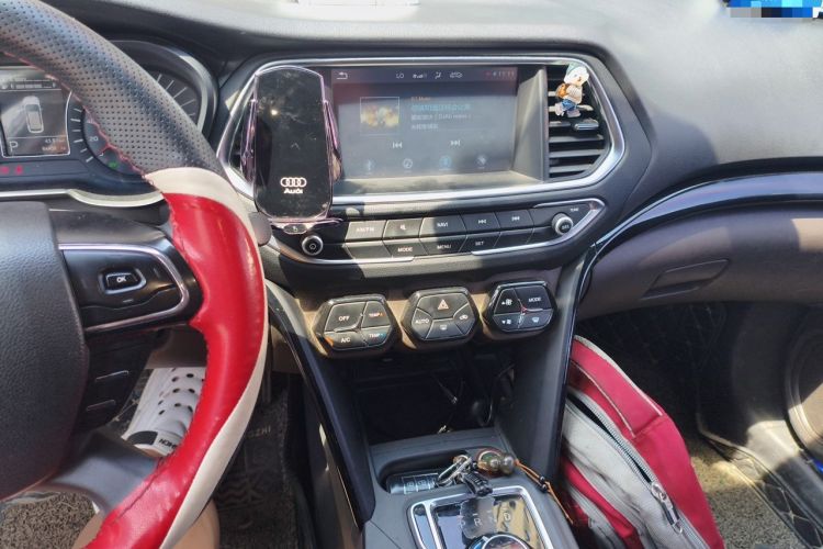 Used GAC Group Qizhi PHEV 2019 1.5L Smart Connect Luxury Edition Audio And AC Panel