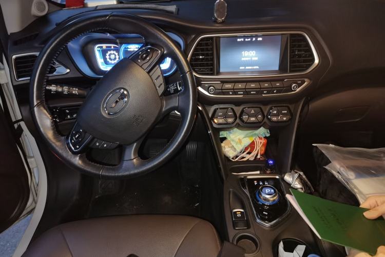 Used GAC Group Qizhi PHEV 2019 1.5L Smart Connect Premium Edition Center Console