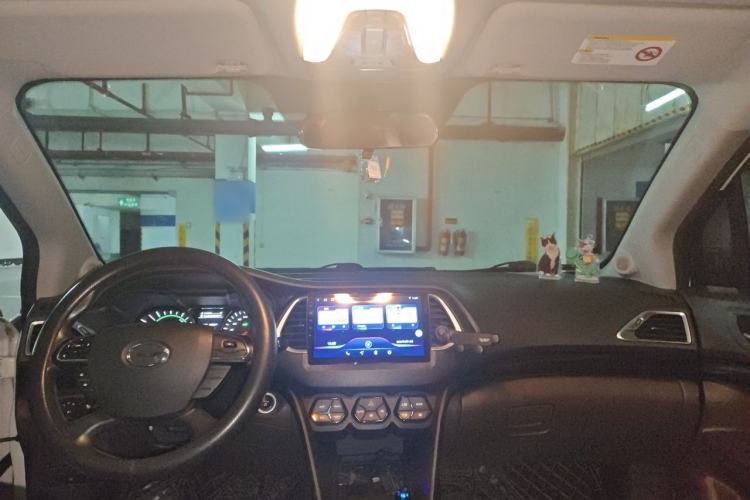 Used GAC Group Qizhi PHEV 2019 1.5L Smart Connect Luxury Edition Center Console