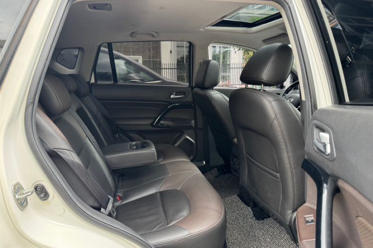 Used GAC Group Qizhi PHEV 2019 1.5L Smart Connect Premium Edition Interior 12