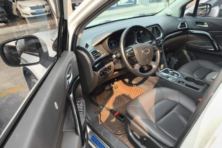 Used GAC Group Qizhi PHEV 2019 1.5L Smart Connect Premium Edition Interior 3