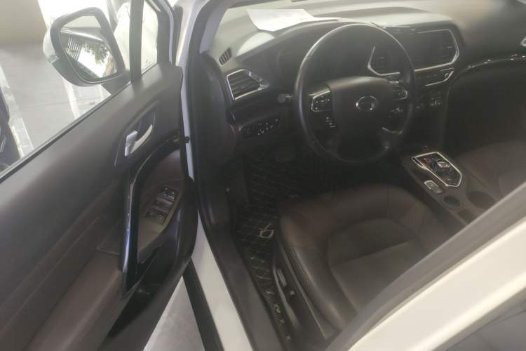 Used GAC Group Qizhi PHEV 2019 1.5L Smart Connect Premium Edition Interior 3
