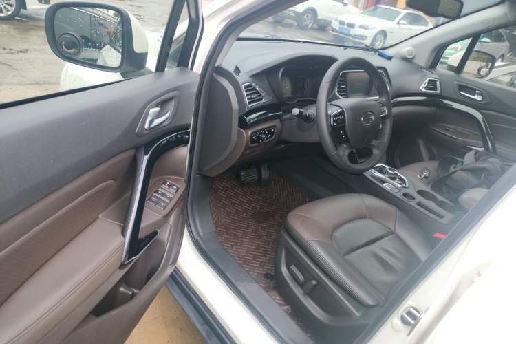 Used GAC Group Qizhi PHEV 2019 1.5L Smart Connect Premium Edition Interior 3