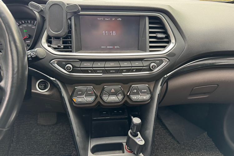 Used GAC Group Qizhi PHEV 2019 1.5L Smart Connect Premium Edition Interior 4