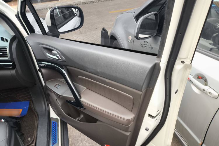 Used GAC Group Qizhi PHEV 2019 1.5L Smart Connect Premium Edition Interior 5