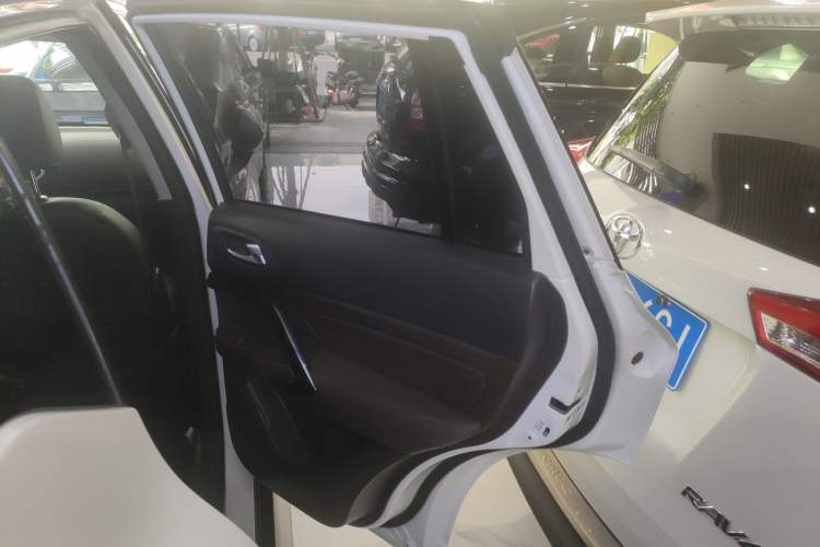 Used GAC Group Qizhi PHEV 2019 1.5L Smart Connect Premium Edition Interior 6