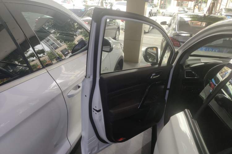 Used GAC Group Qizhi PHEV 2019 1.5L Smart Connect Premium Edition Interior 7