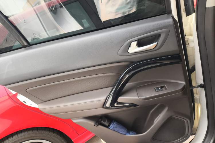 Used GAC Group Qizhi PHEV 2019 1.5L Smart Connect Premium Edition Interior 8