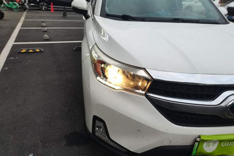 Used GAC Group Qizhi PHEV 2019 1.5L Smart Connect Premium Edition Right Front Headlight