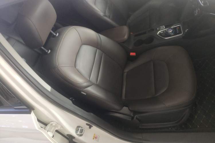 Used GAC Group Qizhi PHEV 2019 1.5L Smart Connect Premium Edition Right Front Seat
