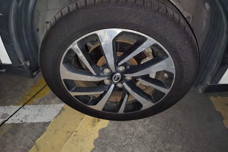 Used GAC Group Qizhi PHEV 2019 1.5L Smart Connect Luxury Edition Right Front Wheel Hub