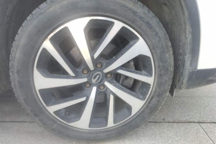 Used GAC Group Qizhi PHEV 2019 1.5L Smart Connect Premium Edition Right Front Wheel Hub