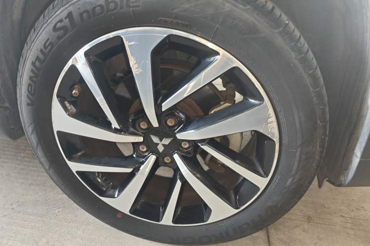 Used GAC Group Qizhi PHEV 2019 1.5L Smart Connect Premium Edition Right Front Wheel Hub