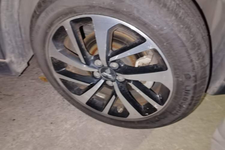 Used GAC Group Qizhi PHEV 2019 1.5L Smart Connect Premium Edition Right Front Wheel Hub