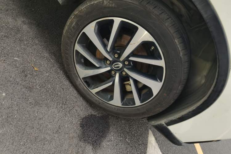Used GAC Group Qizhi PHEV 2019 1.5L Smart Connect Premium Edition Right Front Wheel Hub