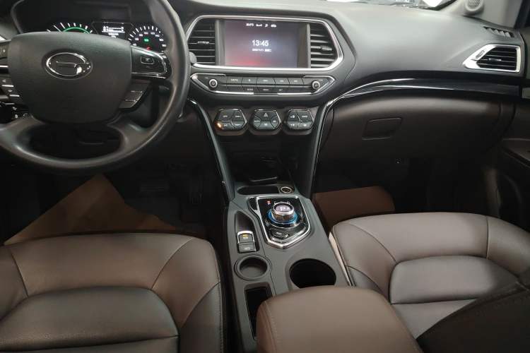 Used GAC Group Qizhi PHEV 2019 1.5L Smart Connect Luxury Edition Audio And AC Panel