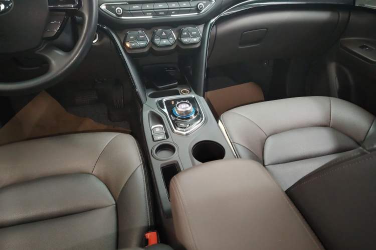 Used GAC Group Qizhi PHEV 2019 1.5L Smart Connect Luxury Edition Gear Lever