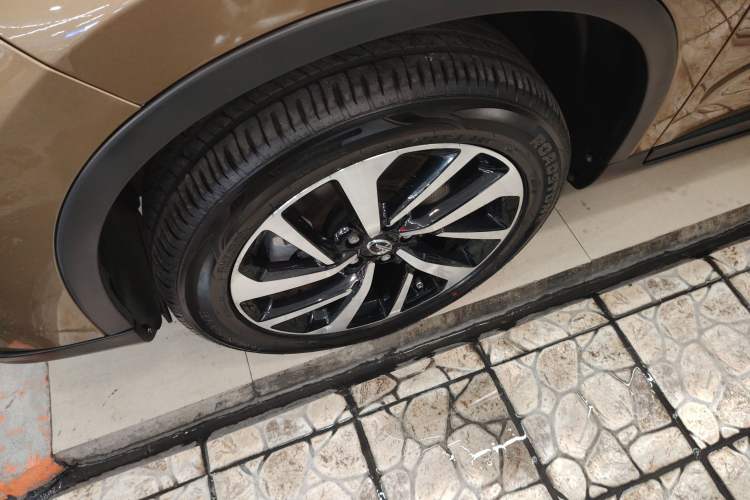 Used GAC Group Qizhi PHEV 2019 1.5L Smart Connect Luxury Edition Left Front Wheel Hub