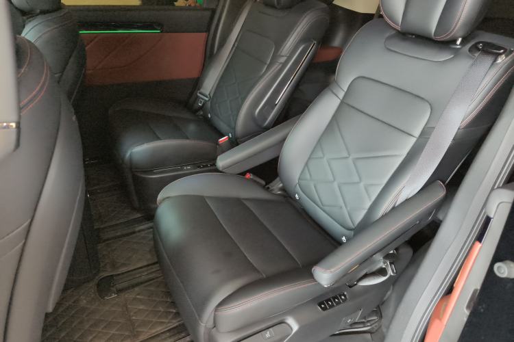 Used GAC Trumpchi E8 New Energy 2024 150km Dragon Roar Starry Night+ Left Rear Seat