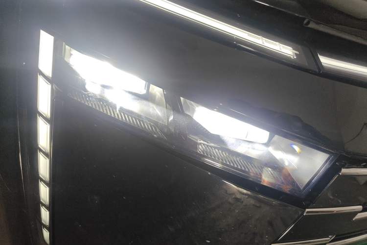 Used GAC Trumpchi E8 New Energy 2024 150km MAX Right Front Headlight