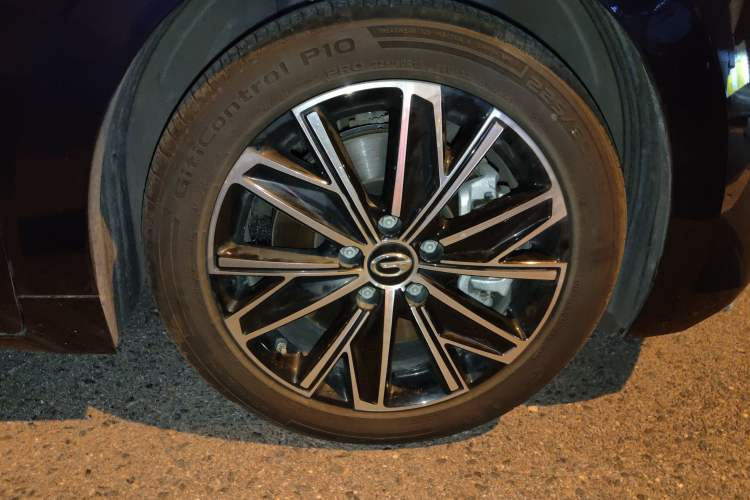 Used GAC Trumpchi E8 New Energy 2024 150km MAX Right Front Wheel Hub