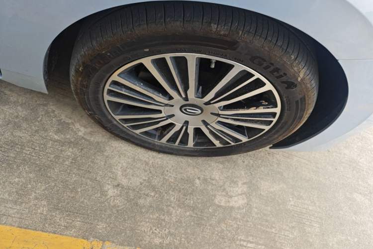 Used GAC Trumpchi E8 New Energy 2024 150km MAX+ Right Front Wheel Hub
