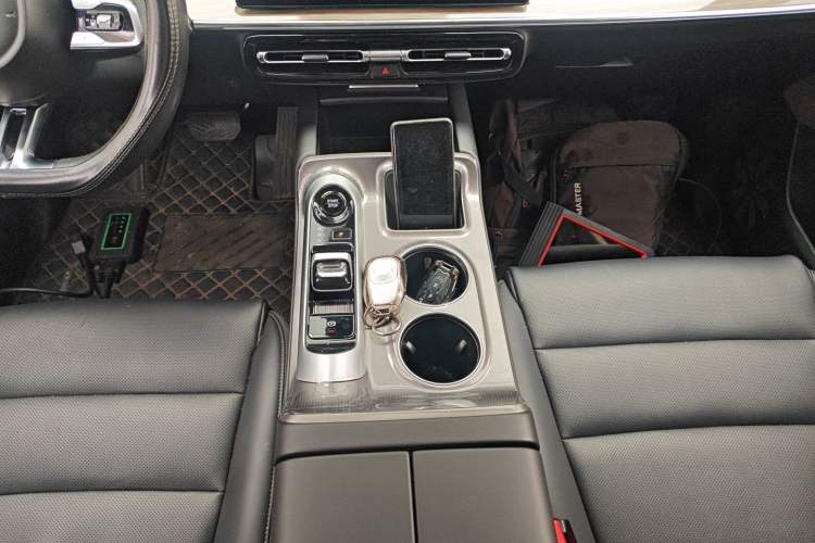 Used GAC Trumpchi E8 New Energy 2024 150km Longteng Glorious Edition Gear Lever