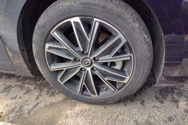 Used GAC Trumpchi E8 New Energy 2024 150km MAX Right Front Wheel Hub