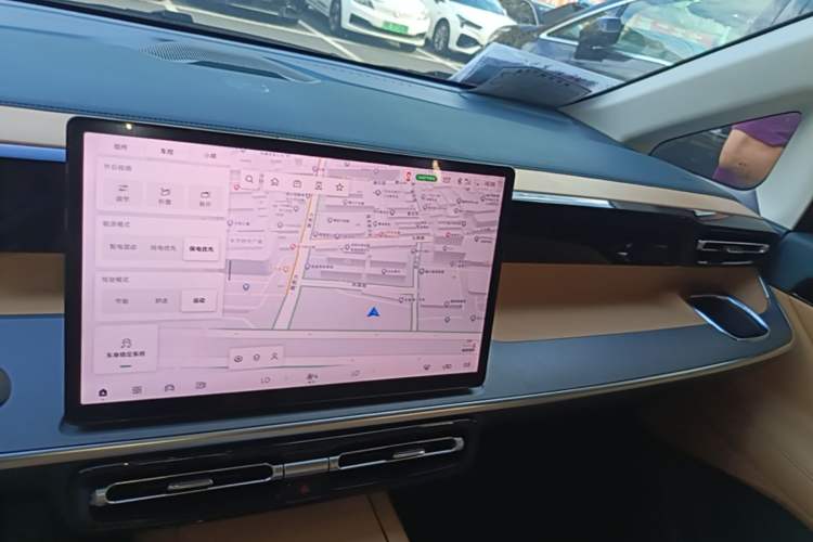 Used GAC Trumpchi E8 New Energy 2024 150km PRO Audio And AC Panel