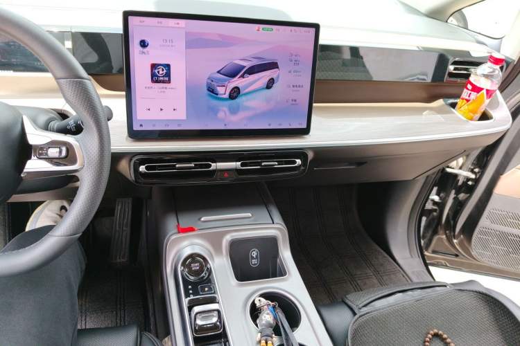Used GAC Trumpchi E8 New Energy 2024 150km MAX Audio And AC Panel