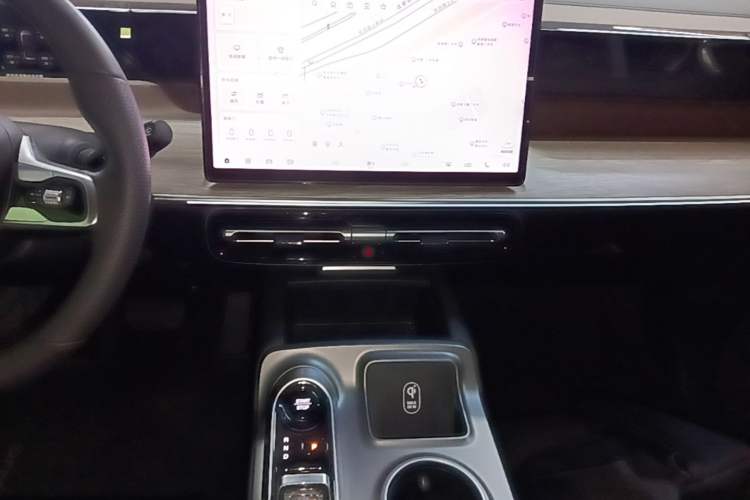 Used GAC Trumpchi E8 New Energy 2024 150km MAX Audio And AC Panel